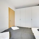 Revital By Homeprime Parking Free *